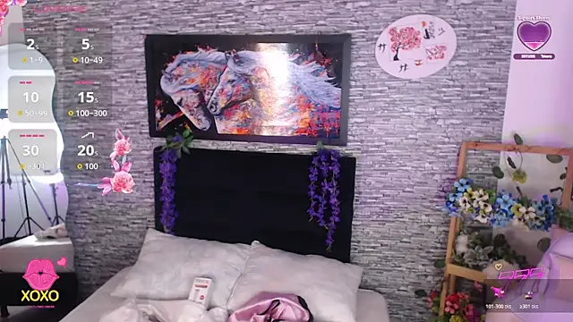 eyes_moonn live cam on StripChat