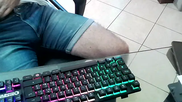 kelper18 live cam on StripChat
