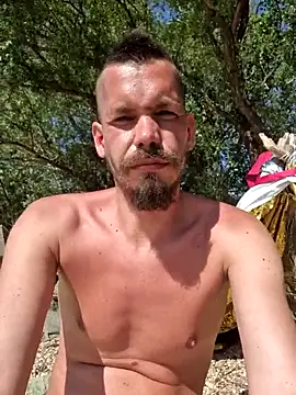 viraglaci18@xh live cam on StripChat