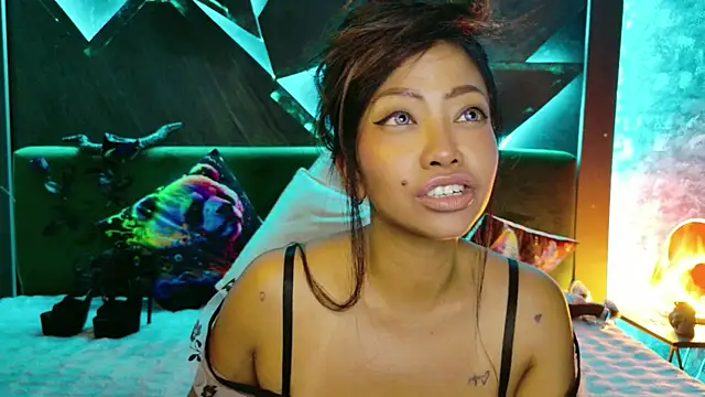 ElyaQuinn webcam