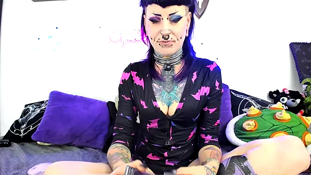 Purple_Coffin666 webcam