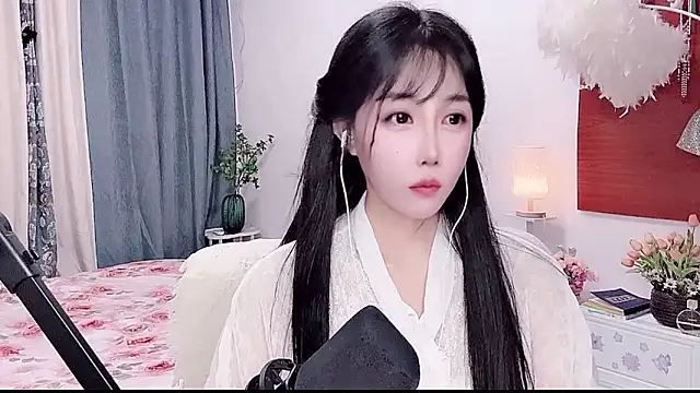 Laura_520 webcam