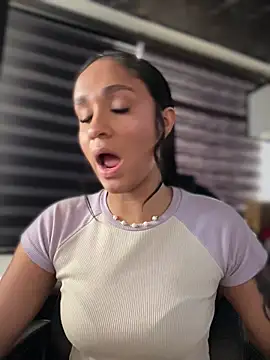 Isabella-Teen webcam