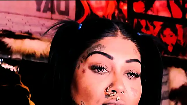 indian_dreamgirl webcam