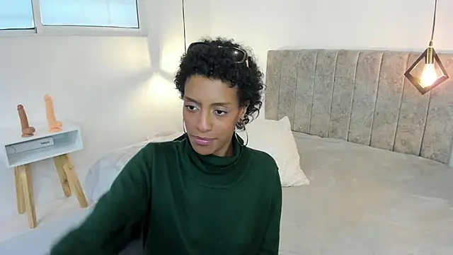 Zia_Green live cam on StripChat