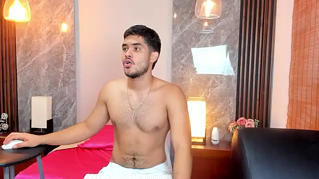 luciano_vitale live cam on StripChat