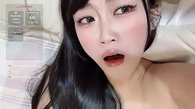 yueyue2003 live cam on StripChat