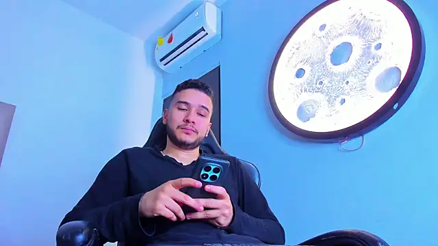 mike_257 webcam