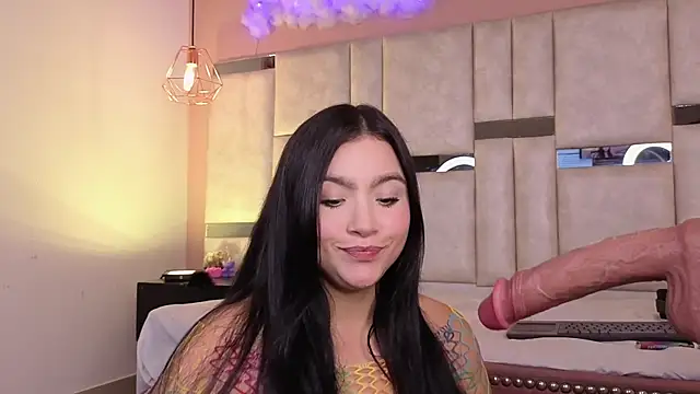 kylie_river live cam on StripChat