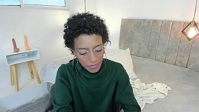 Zia_Green live cam on StripChat