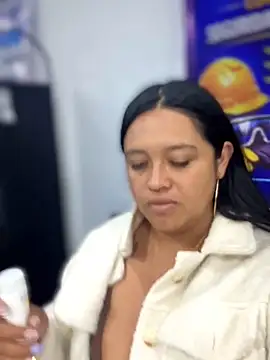 _Mia-Safety_Inspector live cam on StripChat