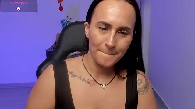 Sara_Charmy webcam