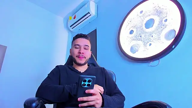 mike_257 webcam