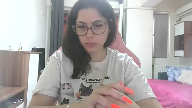 LovelyJulliette webcam