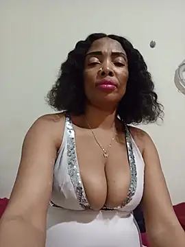 SEXYMOANSXX webcam