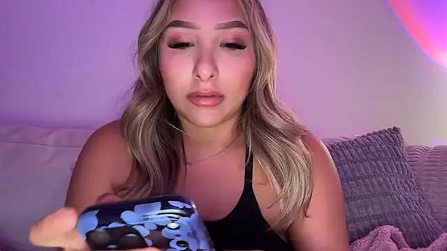 lustfulsmiles webcam
