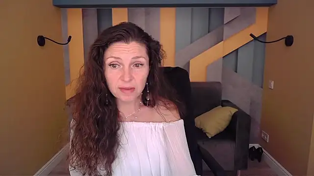 EllaLong webcam