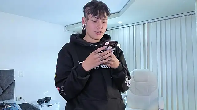 _sharlotte777 webcam