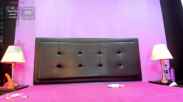 BustyGlow webcam