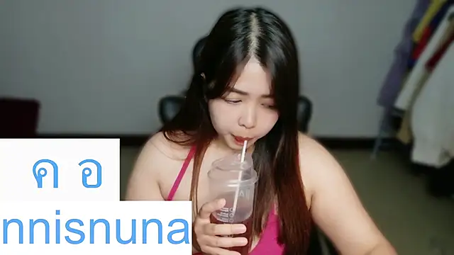 nunanunanuna webcam