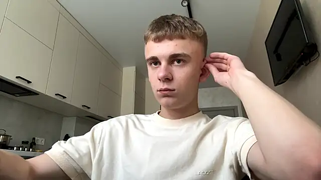 SoloFury live cam on StripChat