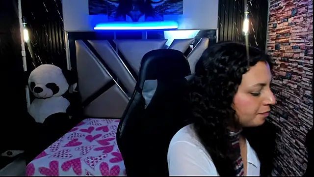 Tiffany_Ruubi webcam