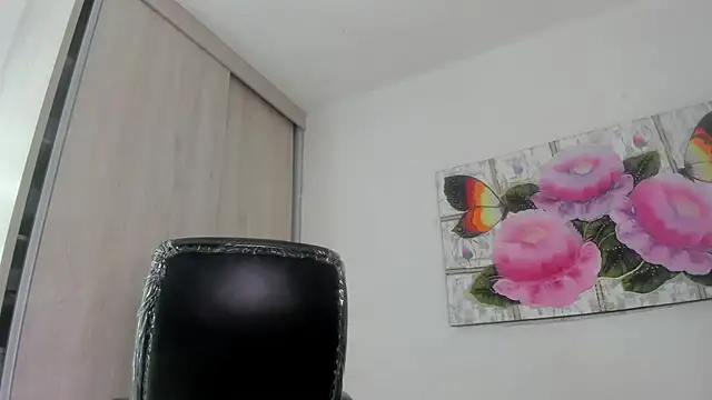 barbie_ds (T young) - Naked dance + show ass