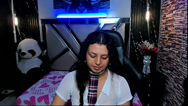 Tiffany_Ruubi webcam