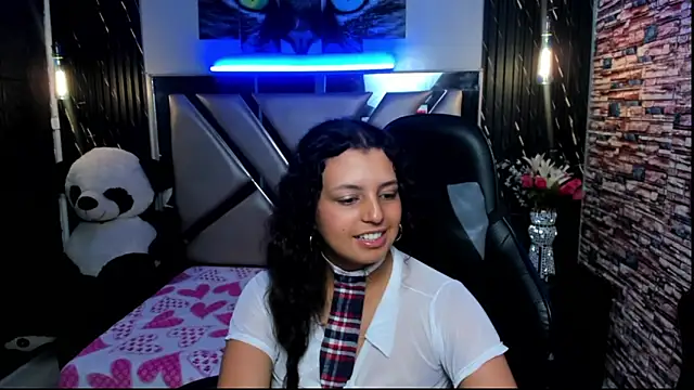 Tiffany_Ruubi webcam
