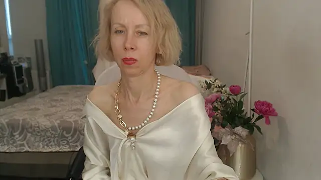 LuxuryNika webcam