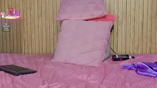 Moonceleste live cam on StripChat