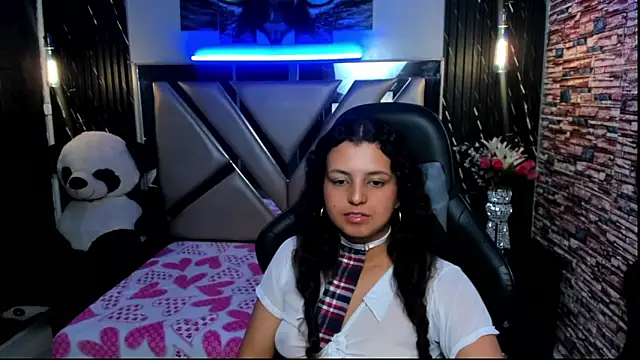 Tiffany_Ruubi webcam