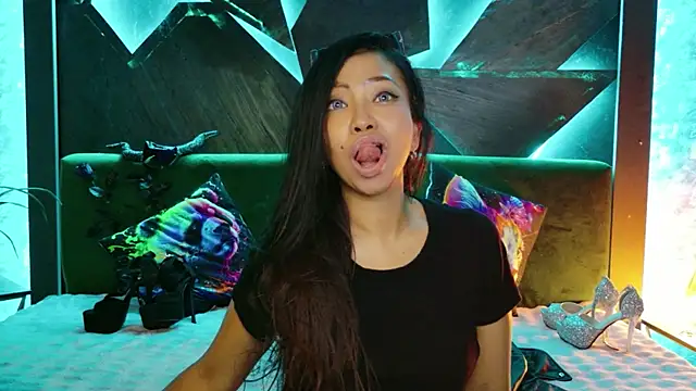 ElyaQuinn webcam