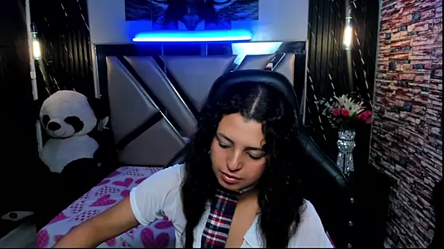 Tiffany_Ruubi webcam