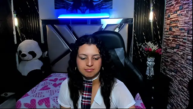 Tiffany_Ruubi webcam