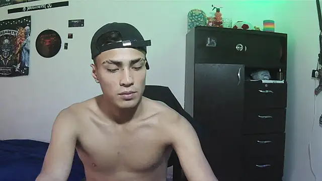Fenix_hardcock live cam on StripChat