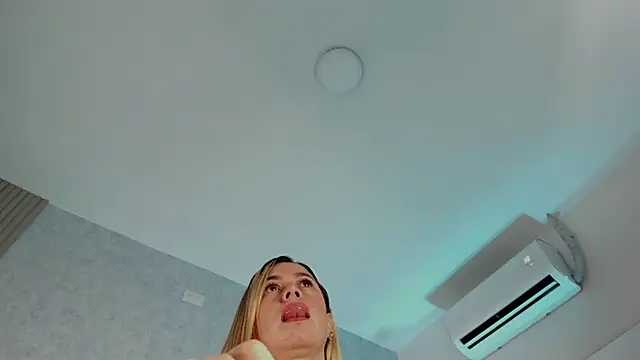 Roxxyfiore webcam