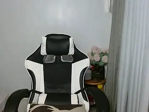 curlyasian_njxx webcam