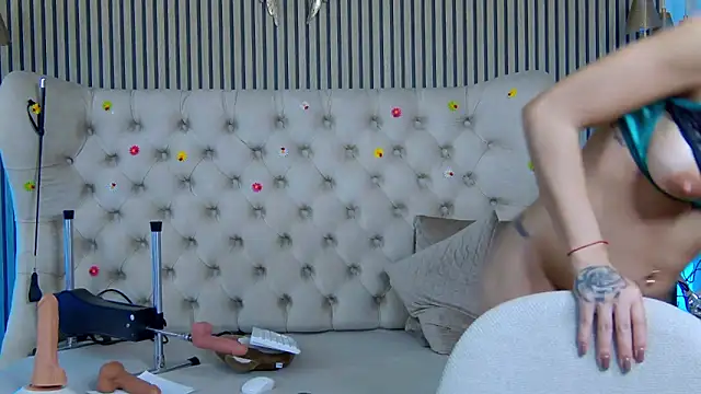 PlayfulShow webcam