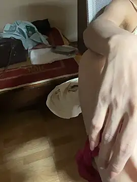 Mina048 webcam