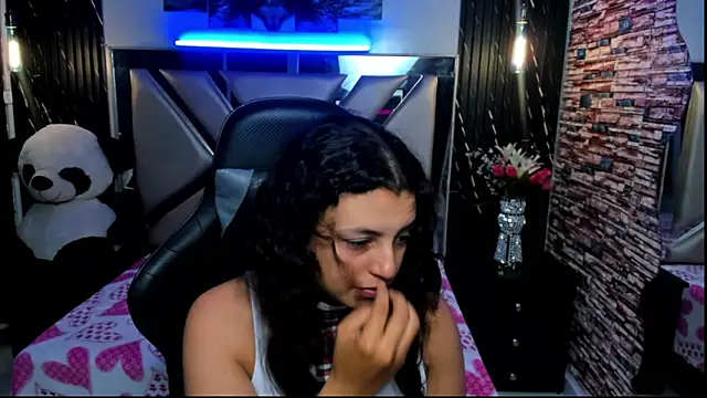 Tiffany_Ruubi webcam