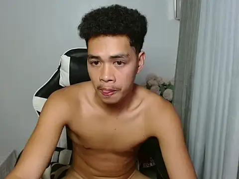 curlyasian_njxx webcam