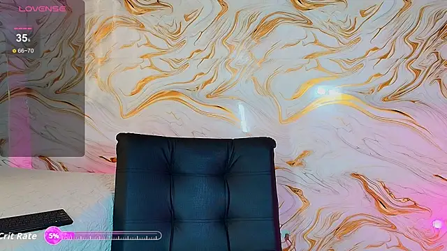 EbonyHansNight webcam