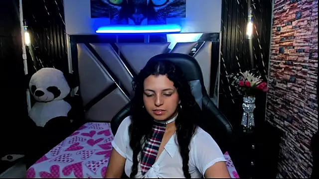 Tiffany_Ruubi webcam