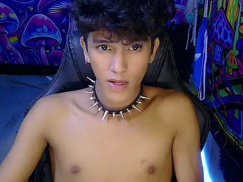 hugekenbigcock - Hugekenbigcock's free webcam - UK Sex Cams