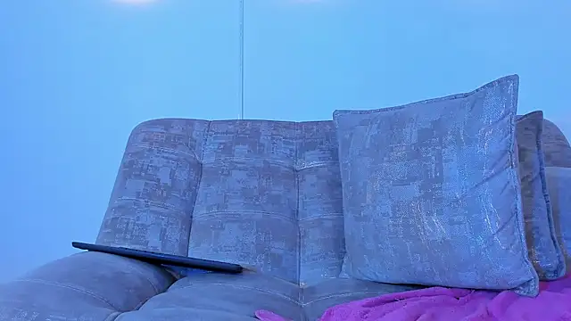 ArohomLester_ webcam
