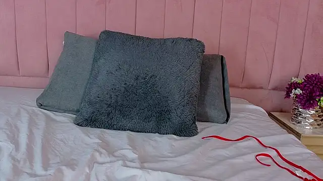 SCARLHETTBROWN webcam