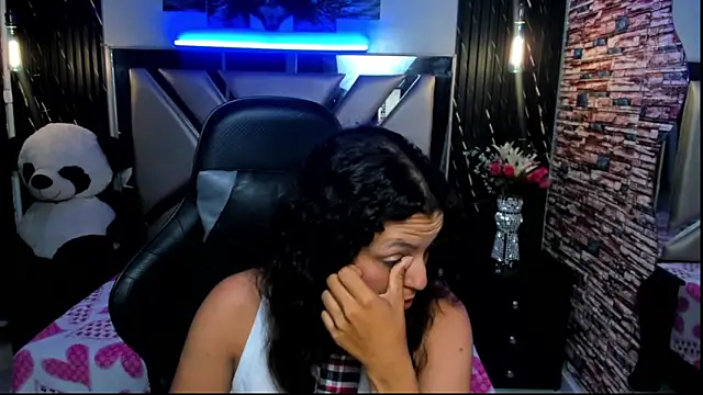 Tiffany_Ruubi webcam