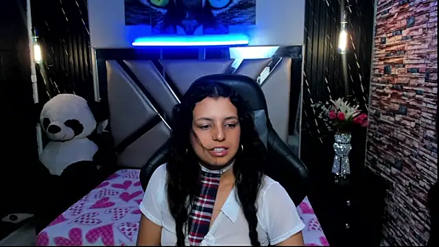 Tiffany_Ruubi live cam on StripChat