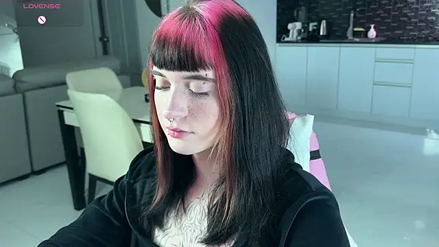 Vailyreb_ live cam on StripChat